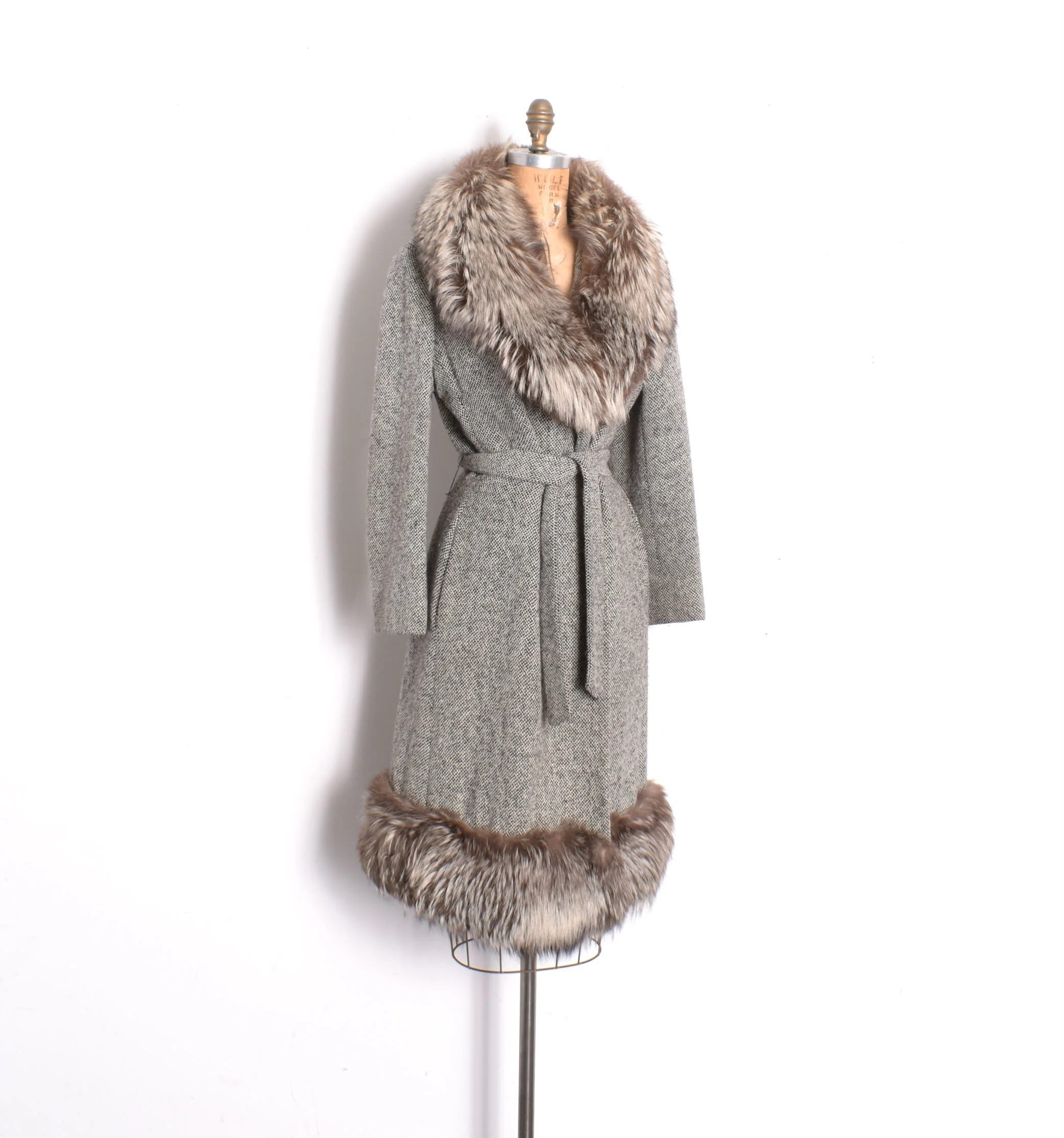 1960s Tweed Wrap Coat with Fox Fur Trim-S/M — La Poubelle Vintage